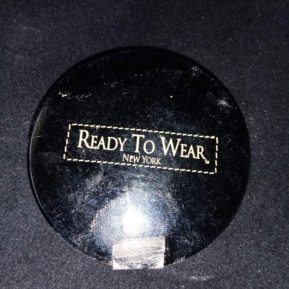 Loose Face Powder - Picture 2 of 3